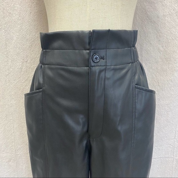 Madewell Vegan Leather Pull-On High Rise Paperbag Pants size 4 New with Tags - Picture 3 of 14